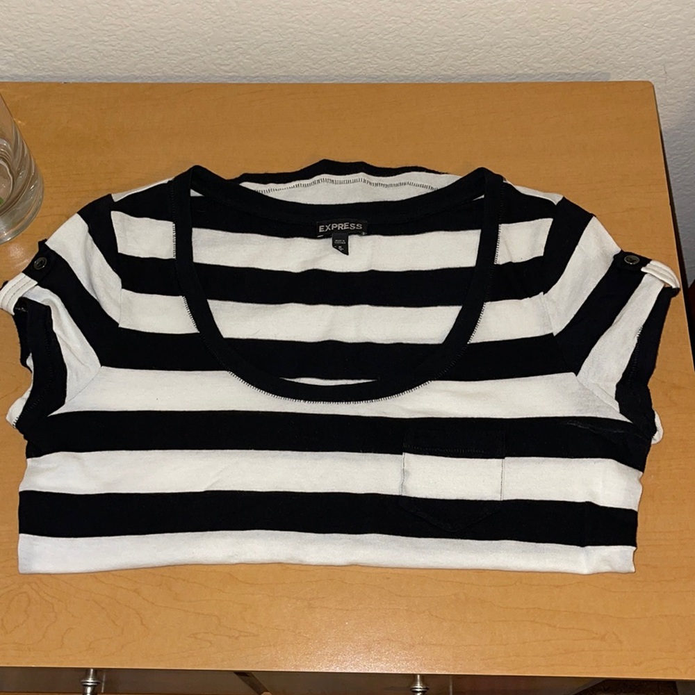 Express Pocket Tee - Picture 1 of 3